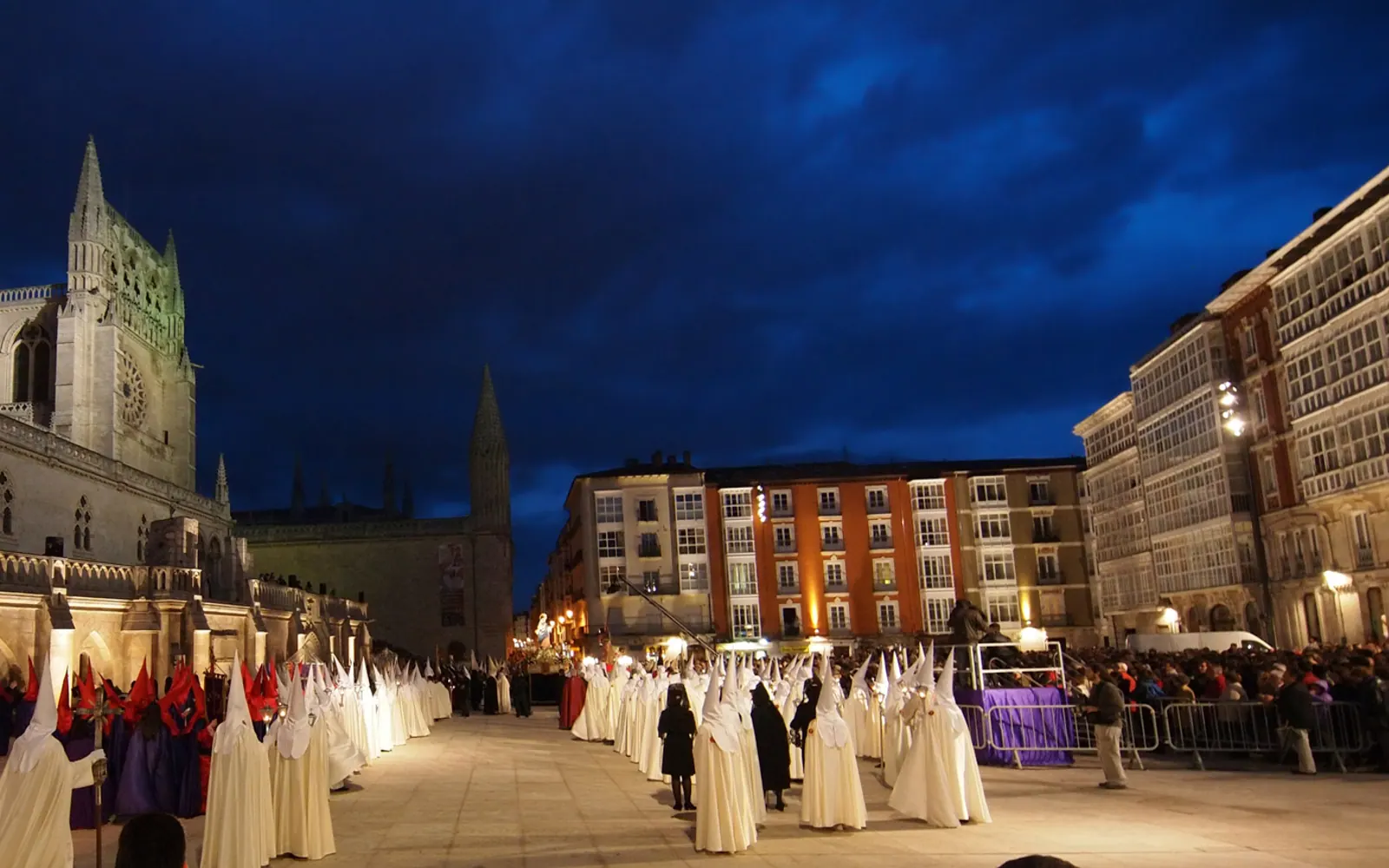 Semana Santa de Burgos. Imagen externa: Turespaña / Spain.info.